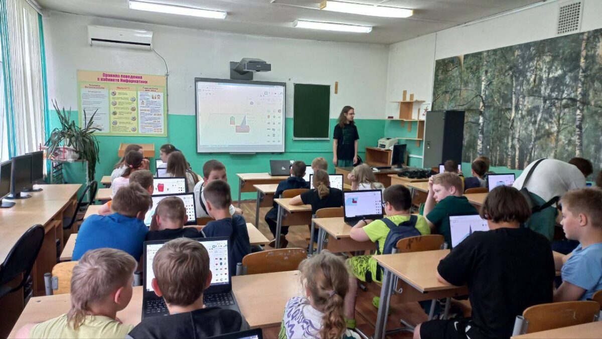В пришкольных лагерях Твери проходят «Уроки цифры»