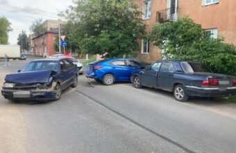 Водитель убежал после наезда на пешехода в Твери