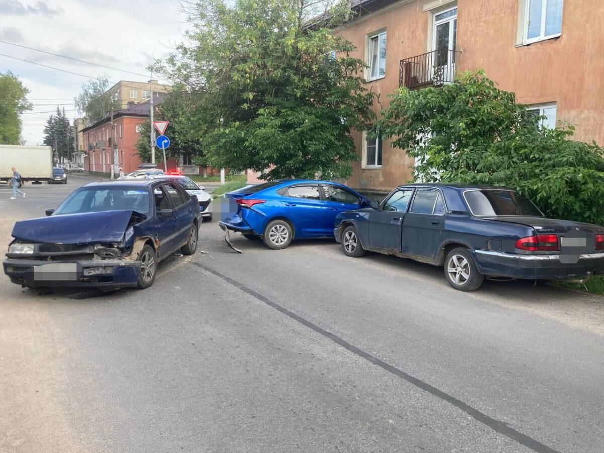 Водитель убежал после наезда на пешехода в Твери | ТОП Тверь новости