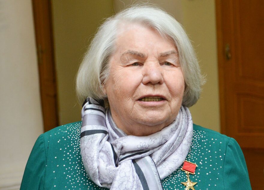 Губернатор поздравил с днём рождения Героя Социалистического Труда Любовь Парфенову Губернатор поздравил с днём рождения Героя Социалистического Труда Любовь Парфенову