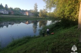 В Тверской области из реки вытащили утопленника В Тверской области из реки вытащили утопленника