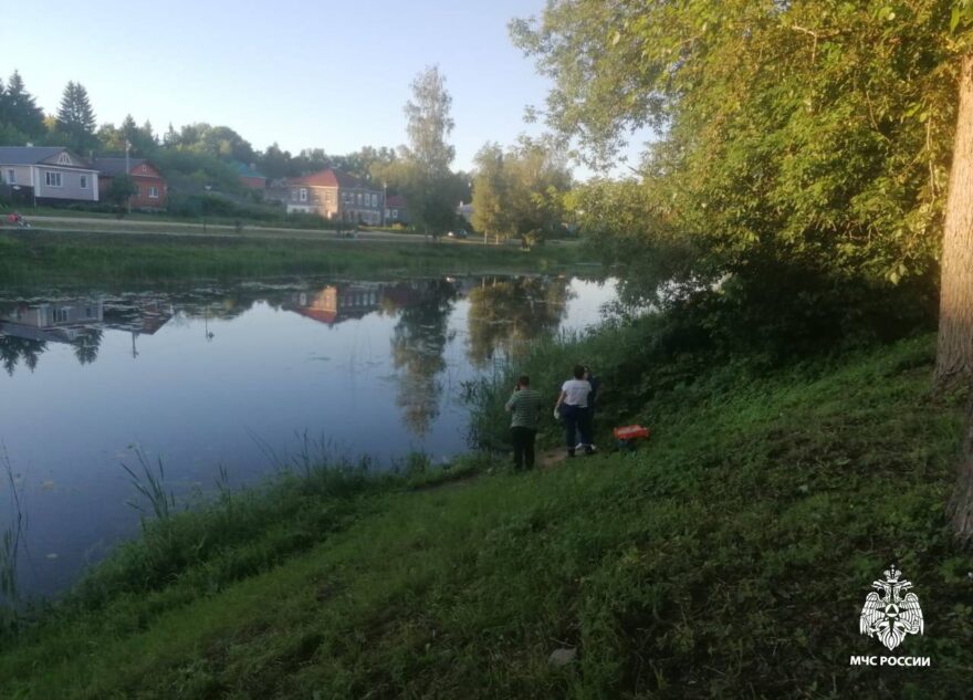 В Тверской области из реки вытащили утопленника
