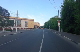 В Твери мотоциклист не уступил дорогу и попал в ДТП В Твери мотоциклист не уступил дорогу и попал в ДТП