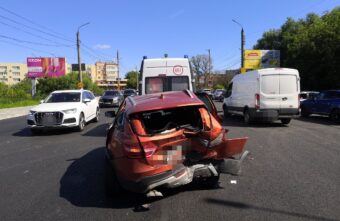 В Твери в аварии на Волоколамке женщина получила травмы В Твери в аварии на Волоколамке женщина получила травмы