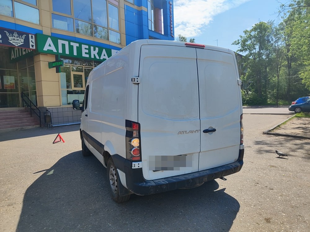В Твери водитель грузового автомобиля сбил пожилую женщину В Твери водитель грузового автомобиля сбил пожилую женщину