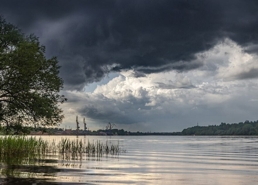 На Тверскую область надвигается мощный грозовой фронт