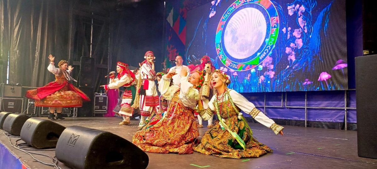 Надежда Бабкина зажгла в Вышнем Волочке Надежда Бабкина зажгла в Вышнем Волочке