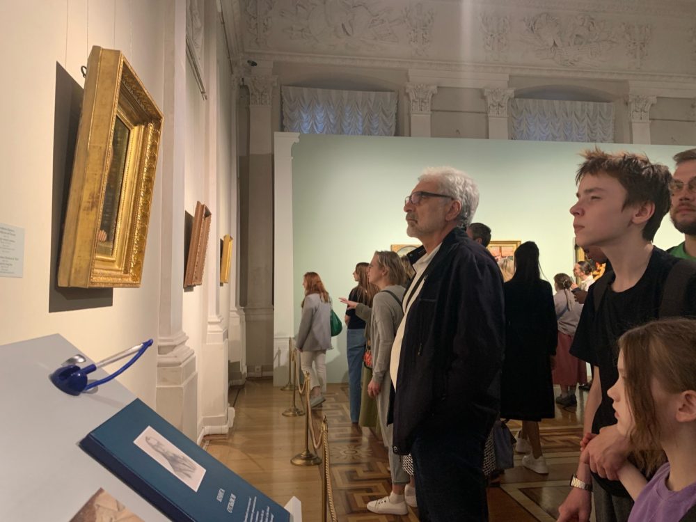 В Эрмитаже открылась выставка, посвящённая уроженцу Торопца Андрею Митрохину