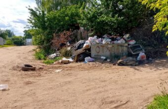 В городе Тверской области мусоровоз решил не убирать мусор В городе Тверской области мусоровоз решил не убирать мусор