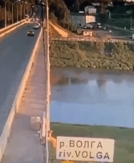 В Тверской области мужчина спрыгнул с моста