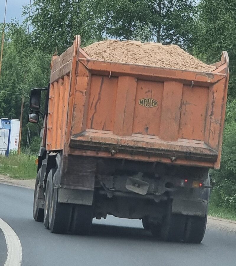 Автомобилисты Тверской области предлагают ввести огромные штрафы за открытые грузы Автомобилисты Тверской области предлагают ввести огромные штрафы за открытые грузы