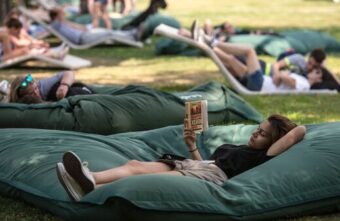 Врач рассказала, как не засыпать в жару Врач рассказала, как не засыпать в жару