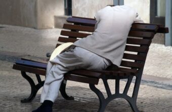 Жительницу Тверской области пьяный сосед оскорбил до глубины души Жительницу Тверской области пьяный сосед оскорбил до глубины души