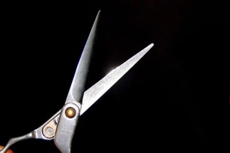 В Тверской области мужчина порезал сына бытовыми ножницами В Тверской области мужчина порезал сына бытовыми ножницами