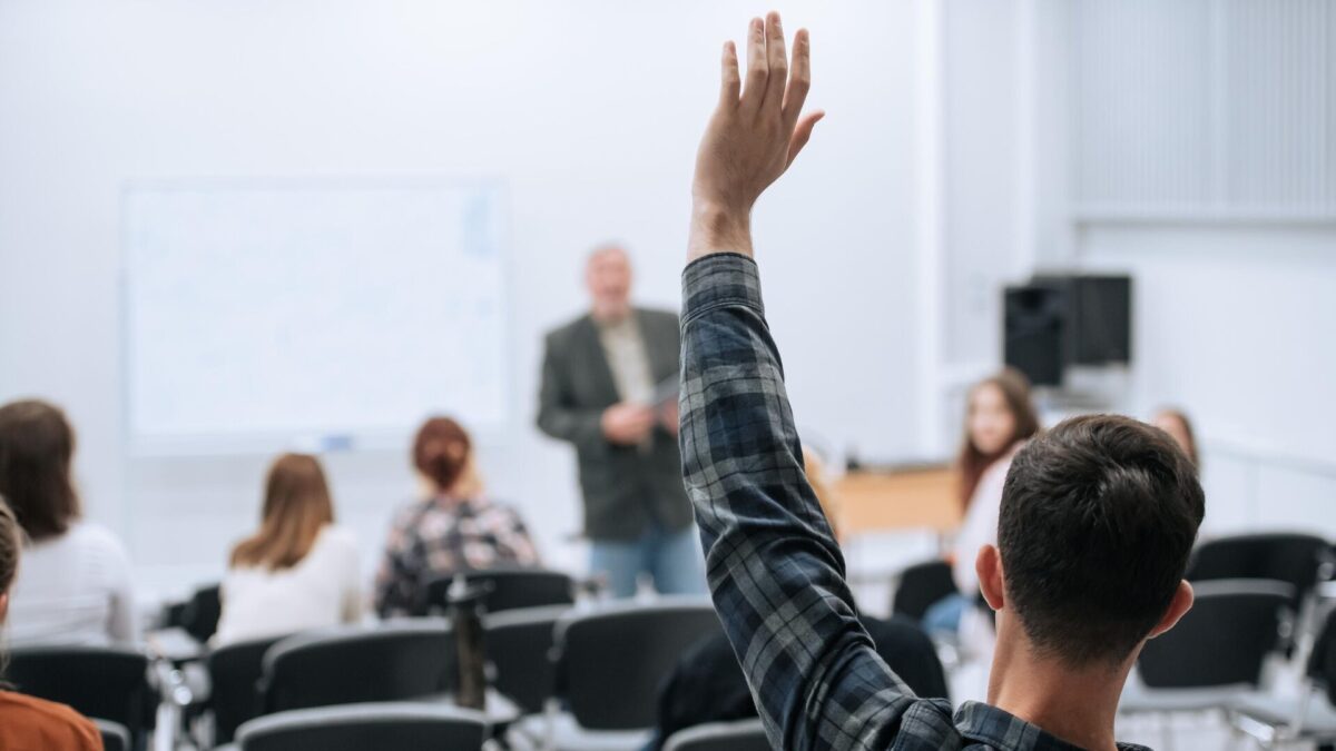 Студентам, чьи родители имеют инвалидность, могут заметно увеличить стипендии