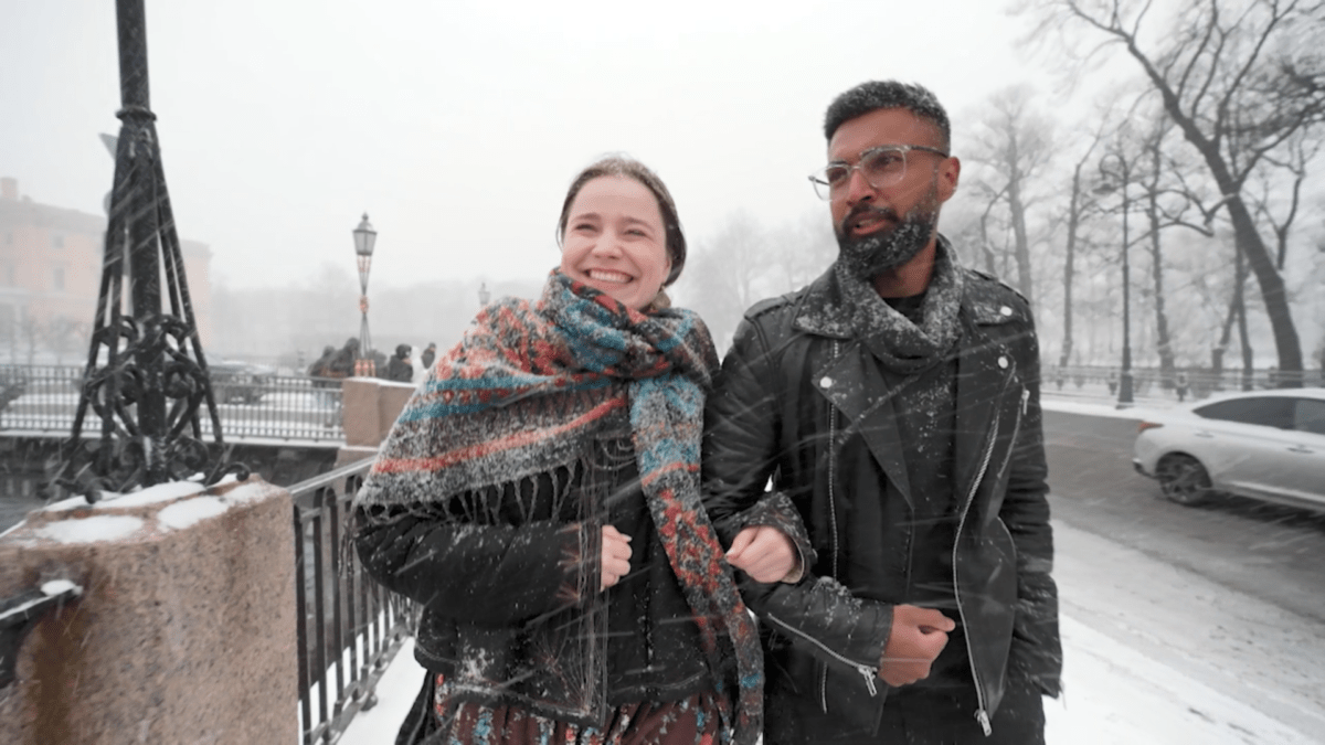 Индус-хирург из Твери сыграет свадьбу вслепую с преподавателем из Питера