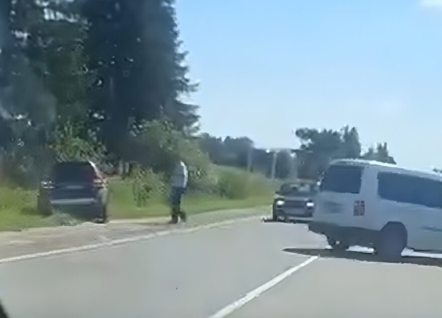 На трассе в Тверской области столкнулись Вольво и минивэн