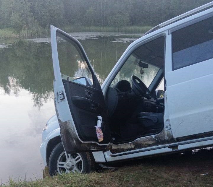 В Тверской области пьяный водитель задавил женщину в пруду В Тверской области пьяный водитель задавил женщину в пруду