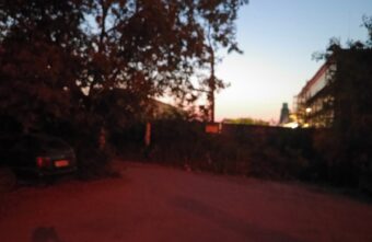 В поселке Тверской области хулиганы пытались взломать автомобиль В поселке Тверской области хулиганы пытались взломать автомобиль