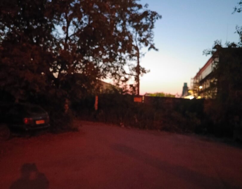 В поселке Тверской области хулиганы пытались взломать автомобиль В поселке Тверской области хулиганы пытались взломать автомобиль