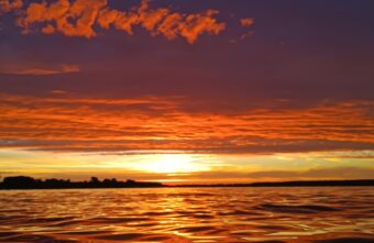 Жителям Тверской области удалось сфотографировать невероятный закат