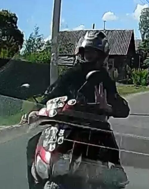 В Тверской области несовершеннолетний гонщик-мопедист лоб в лоб столкнулся с машиной