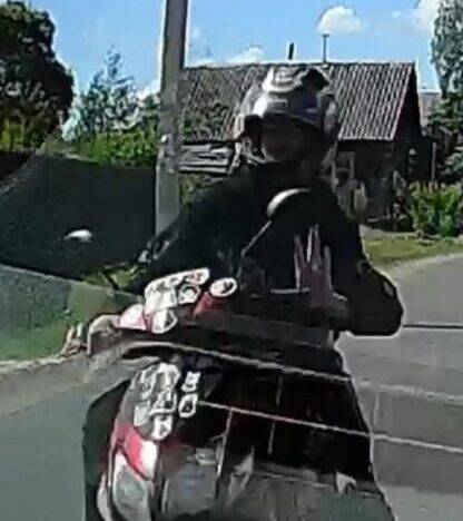 В Тверской области несовершеннолетний гонщик-мопедист лоб в лоб столкнулся с машиной