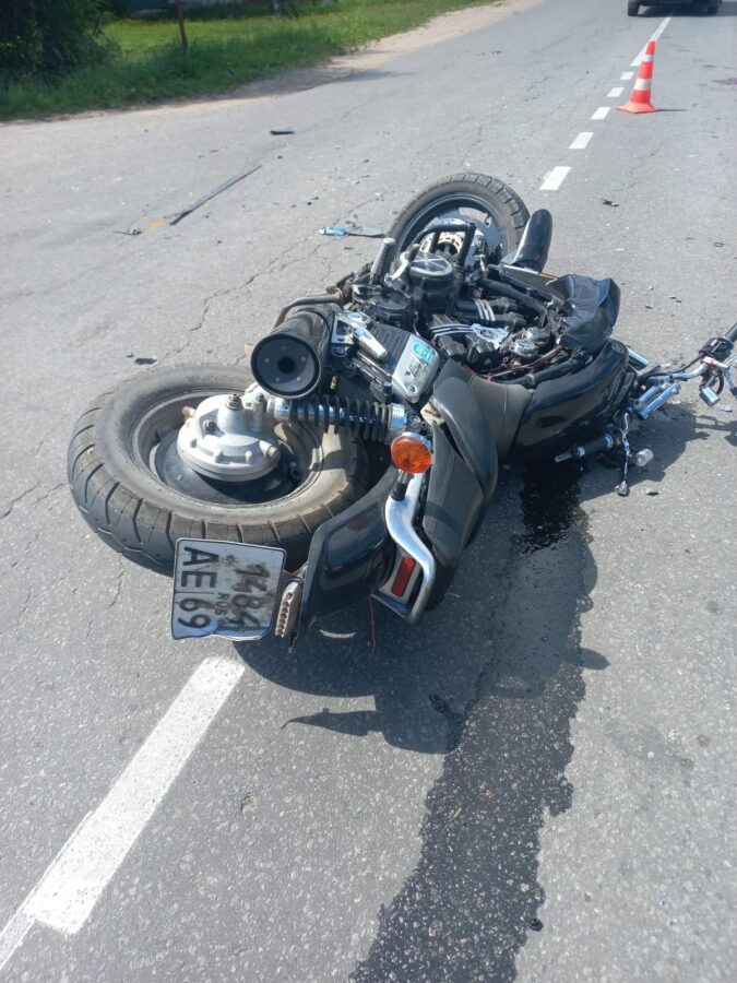 Появились подробности страшного ДТП в Тверской области: есть погибший