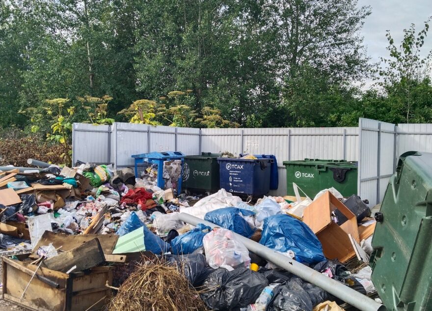 В Тверской области свалка выросла до гигантских размеров