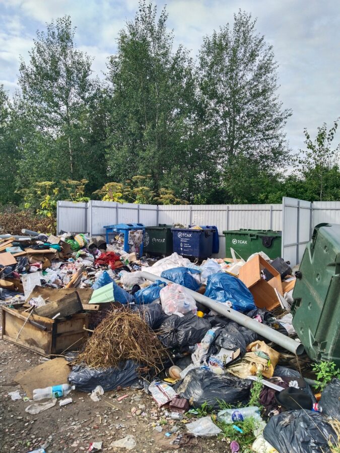 В Тверской области свалка выросла до гигантских размеров