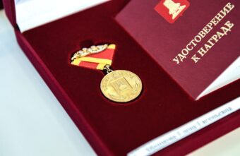 Игорь Руденя вручил государственные и региональные награды многодетным родителям Тверской области Игорь Руденя вручил государственные и региональные награды многодетным родителям Тверской области