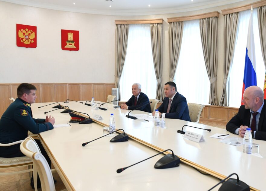 Игорь Руденя и Владимир Васильев провели встречу с Героем России, участником СВО Иваном Хрусталёвым