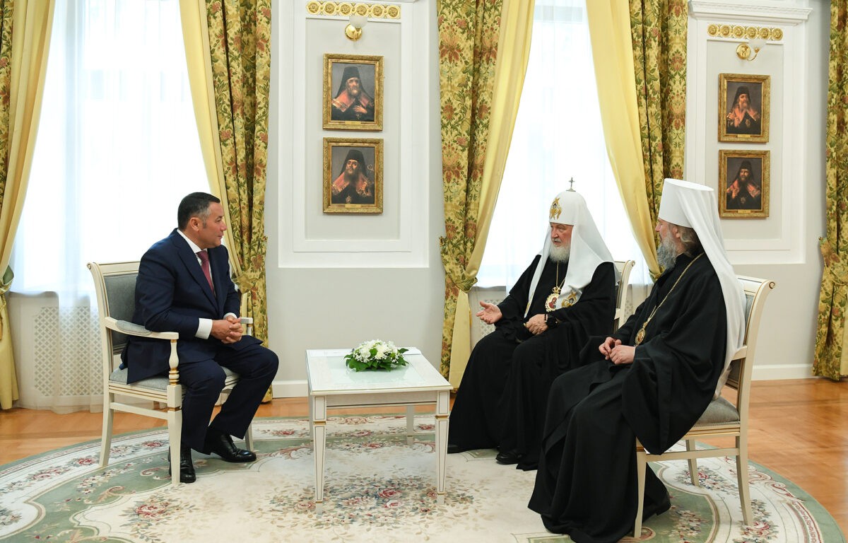 Патриарх Кирилл провел встречу с губернатором и митрополитом Амвросием