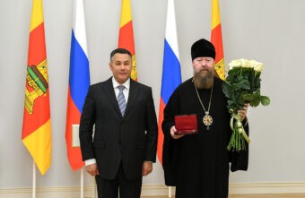Губернатор наградил владыку Филарета за многолетнее служение на тверской земле Губернатор наградил владыку Филарета за многолетнее служение на тверской земле