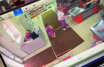 В Тверской области женщина украла у ребенка деньги и купила на них сигареты В Тверской области женщина украла у ребенка деньги и купила на них сигареты