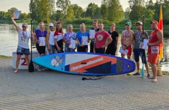 В Вышнем Волочке тверские спортсмены соревновались в модном сапсерфинге