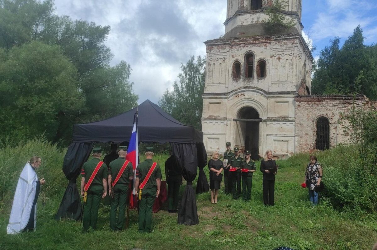 31 июля в Тверской области простились с Алексеем Петровым, погибшим в зоне СВО