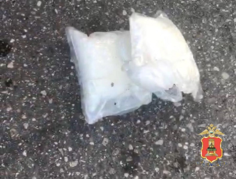 Под Тверью задержали наркокурьера с 3 килограммами амфетамина