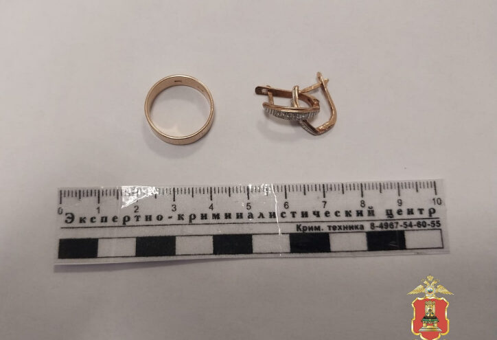 В Тверской области задержали подозреваемого в краже ювелирных украшений из квартиры пенсионера