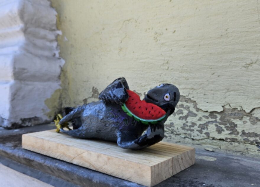 Катя ХБ подарила Твери еще одного голубя