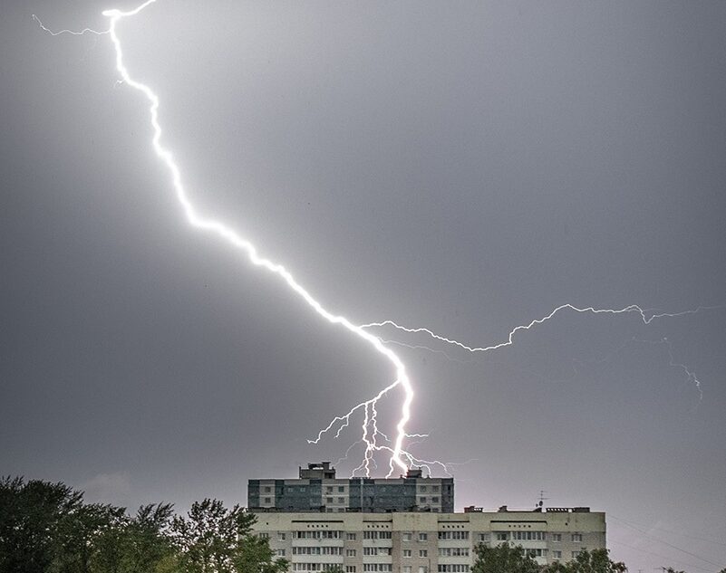 На Тверскую область идет долгий грозовой фронт