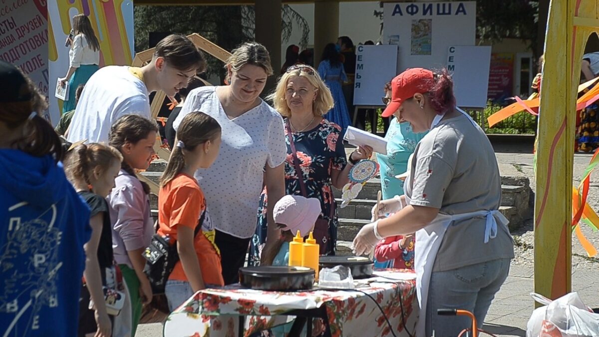 В Твери в День семьи, любви и верности проходят праздничные мероприятия