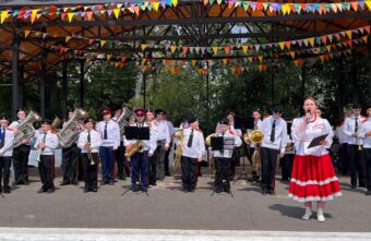 В Калязине устроил шоу уникальный казачий духовой оркестр