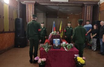 В Тверской области простились с погибшим в зоне СВО рядовым Виктором Горшковым