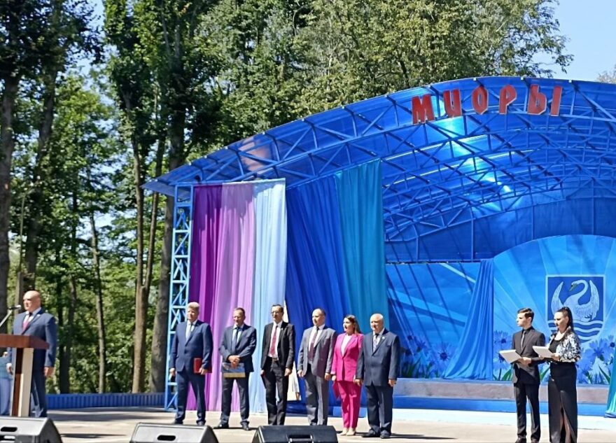 Глава Оленинского округа отправился в Белоруссию и обсудил планы по сотрудничеству Глава Оленинского округа отправился в Белоруссию и обсудил планы по сотрудничеству