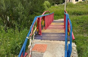В Тверской области мужчина своими руками построил мост В Тверской области мужчина своими руками построил мост