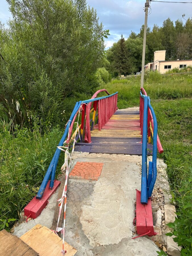 В Тверской области мужчина своими руками построил мост