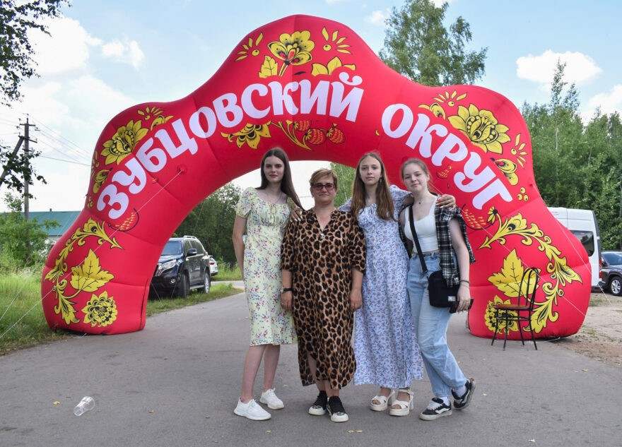 На фестивалях в Тверской области выступили известные исполнители и определены лучшие кашевары