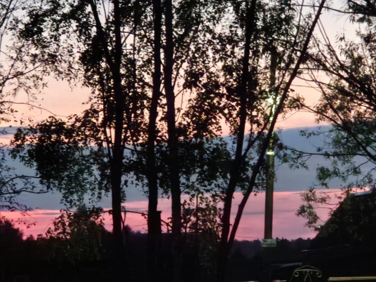 В Твери небо окрасилось цветами российского флага