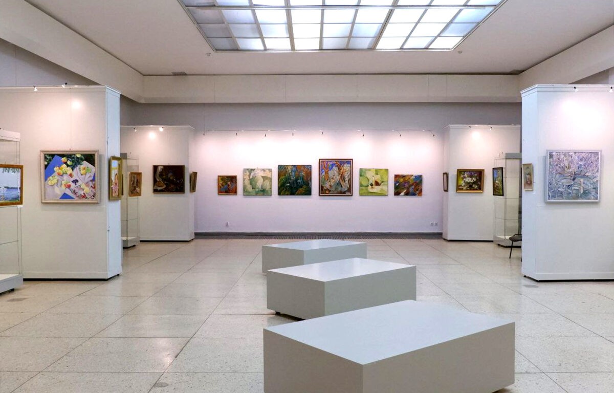 В Твери прошёл семейный флешмоб и открылась выставка живописи «Разговор с другом»